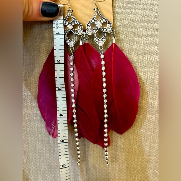 NWT Magenta/Red Feather and Rhinestone Earrings by Stephan & Co. - Picture 3 of 4